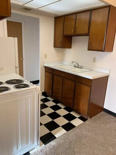2233 N Summit Ave, Milwaukee, WI 53202 photo 19