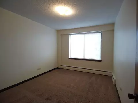 2233 N Summit Ave, Milwaukee, WI 53202 photo 5