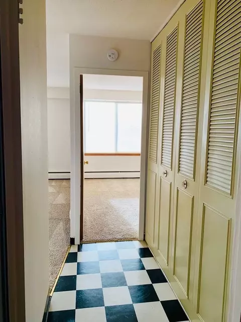 2233 N Summit Ave, Milwaukee, WI 53202 photo 20