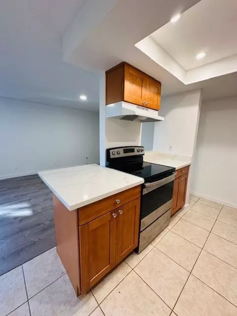 11211 NE 68th St, Kirkland, WA 98033