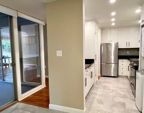 2101 Carlmont Dr, Belmont, CA 94002