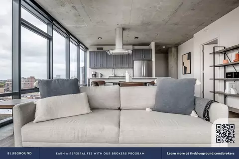 450 W Belmont Ave, Chicago, IL 60657 photo 4