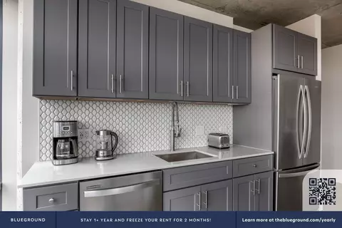 450 W Belmont Ave, Chicago, IL 60657 photo 12