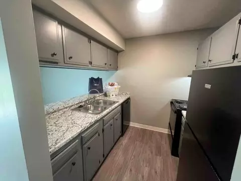 519 W 27th St S, Wichita, KS 67217