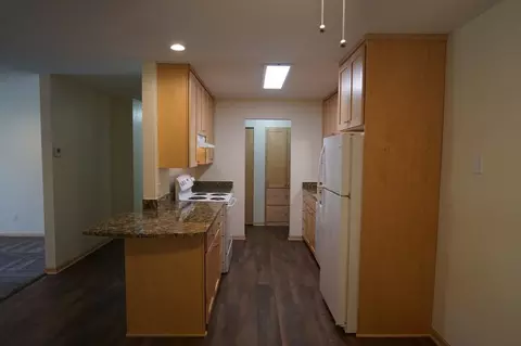 501 E Burnsville Pkwy, Burnsville, MN 55337