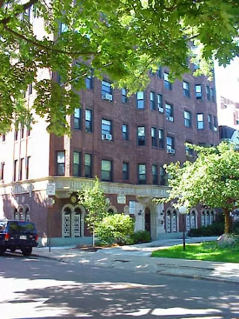 601 W Deming Pl, Chicago, IL 60614
