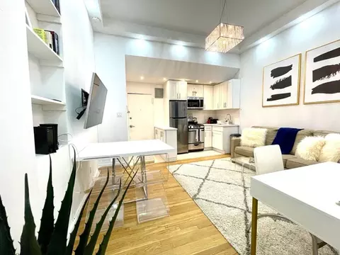 200 E 11th St, New York, NY 10003
