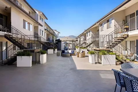 1435 Stanley Ave, Glendale, CA 91206 photo 22