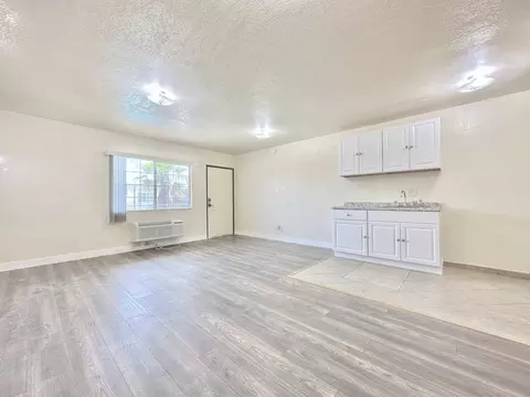 310 E Foothill Blvd, Pomona, CA 91767