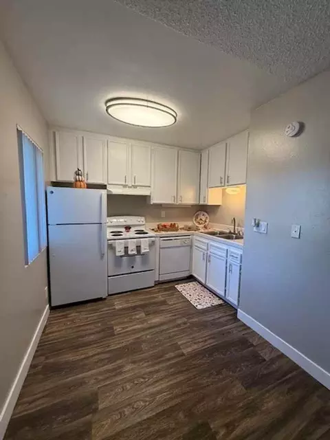 1920 E Grand Ave, Escondido, CA 92027