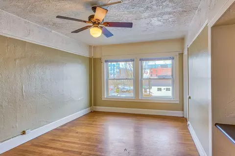 612 E Burnside St, Portland, OR 97214