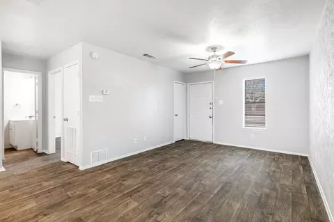 1432 S Dink St, Mabank, TX 75147