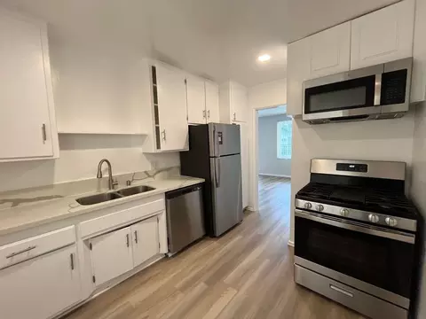 7057 Lanewood Ave, Los Angeles, CA 90028