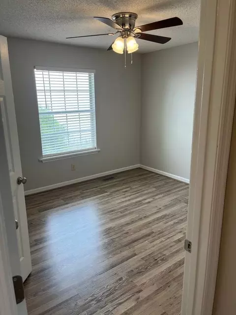 11 Carriage Ln, Oxford, AL 36203