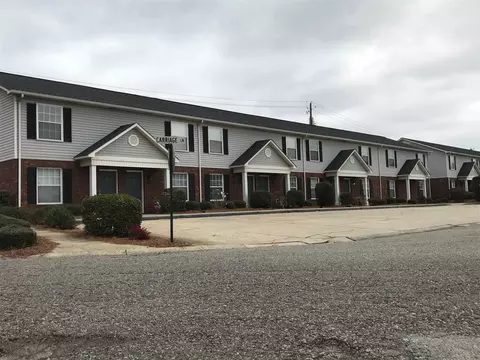 11 Carriage Ln, Oxford, AL 36203