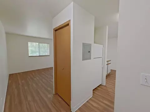 780 S 2nd St, Harrisburg, OR 97446