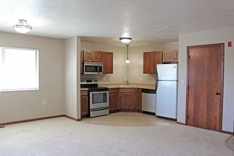 912 S Willow Creek Pl, Sioux Falls, SD 57106