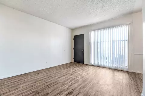 8451 S Normandie Ave, Los Angeles, CA 90044