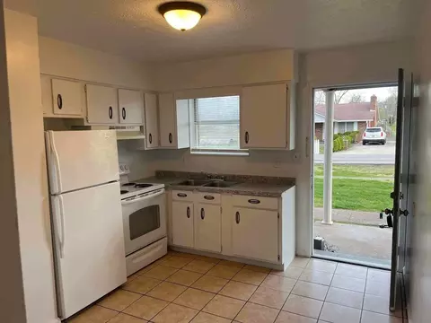 630 Seminole Rd, Radcliff, KY 40160