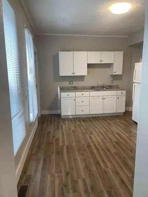 425 Harlan Ave NE, Grand Rapids, MI 49503