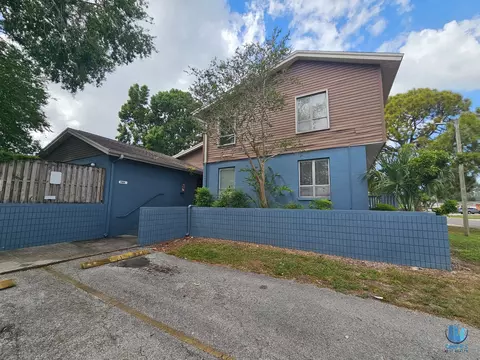 7610 W Powhatan Ave, Town N Country, FL 33615