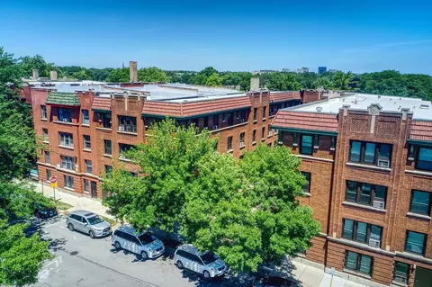 1700 W Juneway Ter, Chicago, IL 60626