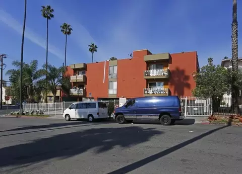 935 S Mariposa Ave, Los Angeles, CA 90006
