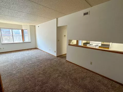246 Hyland Ave, Ames, IA 50014