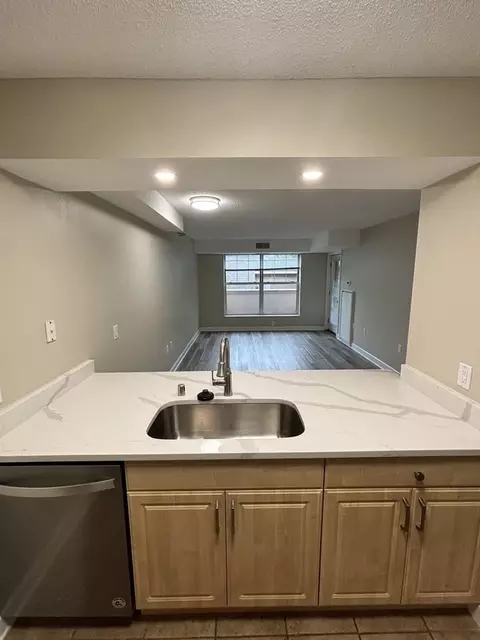 202 N Hamilton St, Madison, WI 53703