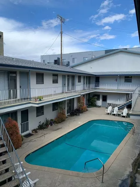 3322 Mentone Ave, Los Angeles, CA 90034