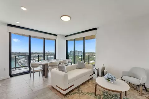 580 72nd St, Miami Beach, FL 33141
