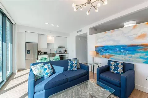 460 NW 5th St, Miami, FL 33128