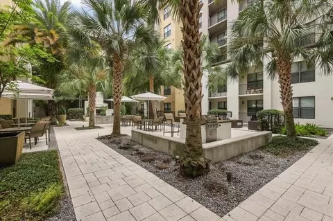 4504 W Spruce St, Tampa, FL 33607 photo 35
