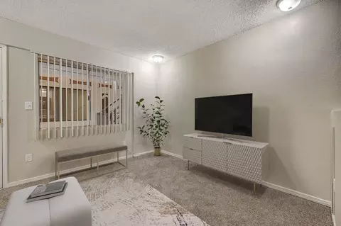 4505 Paradise Rd, Paradise, NV 89169