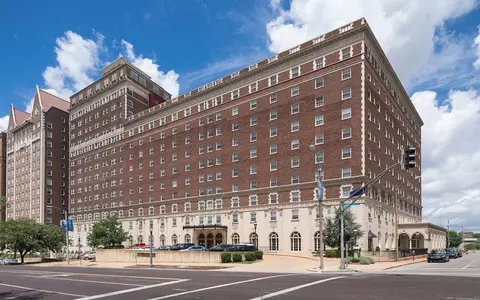 3701 Lindell Blvd, Saint Louis, MO 63108