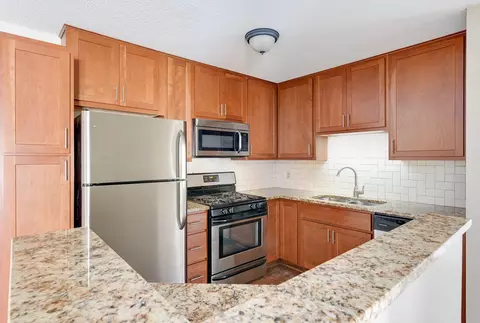 1813 Trailway Dr, Eagan, MN 55122 photo 4