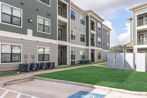 8520 Madie Dr, Houston, TX 77022 photo 32