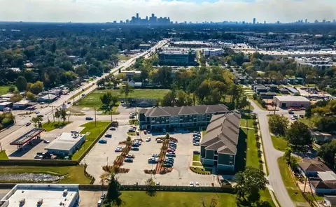 8520 Madie Dr, Houston, TX 77022 photo 2