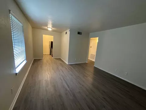 2211 S Vernon Ave, Dallas, TX 75224 photo 2