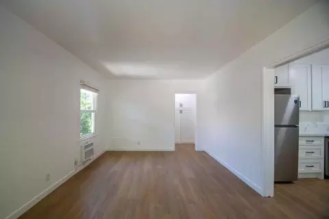 14437 Dickens St, Sherman Oaks, CA 91423