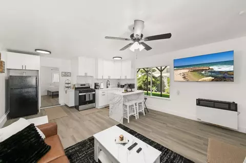 129 Maple Ave, Carlsbad, CA 92008