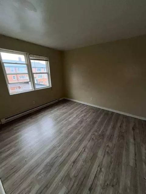 13945 Superior Rd, East Cleveland, OH 44118