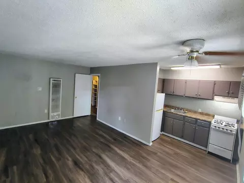 4215 S Western St, Amarillo, TX 79109