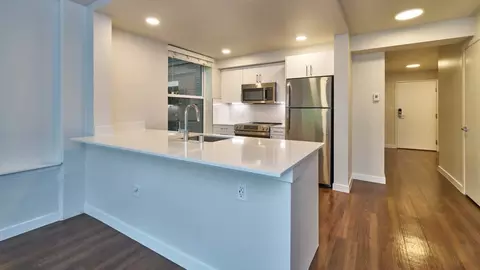 301 Minor Ave N, Seattle, WA 98109 photo 28