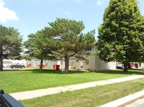 3601 S Larch Ave, Sioux Falls, SD 57106