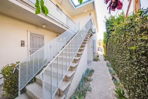 12811 Caswell Ave, Los Angeles, CA 90066
