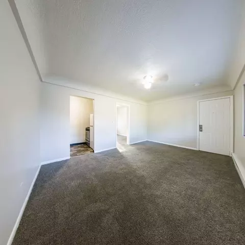 3015 30th St, Des Moines, IA 50310