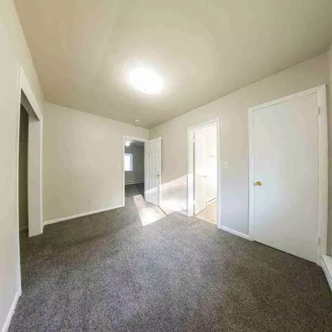 3015 30th St, Des Moines, IA 50310 photo 3
