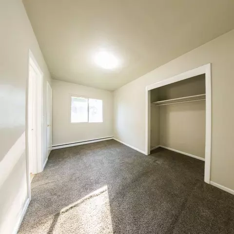 3015 30th St, Des Moines, IA 50310 photo 4
