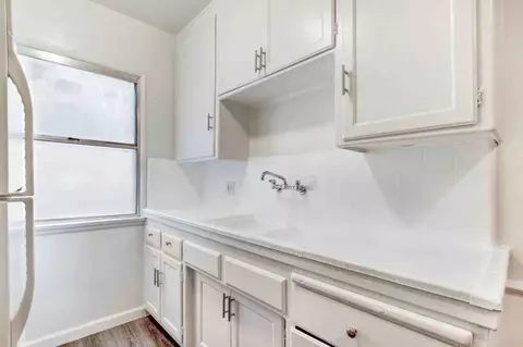 132 N Oxford Ave, Los Angeles, CA 90004